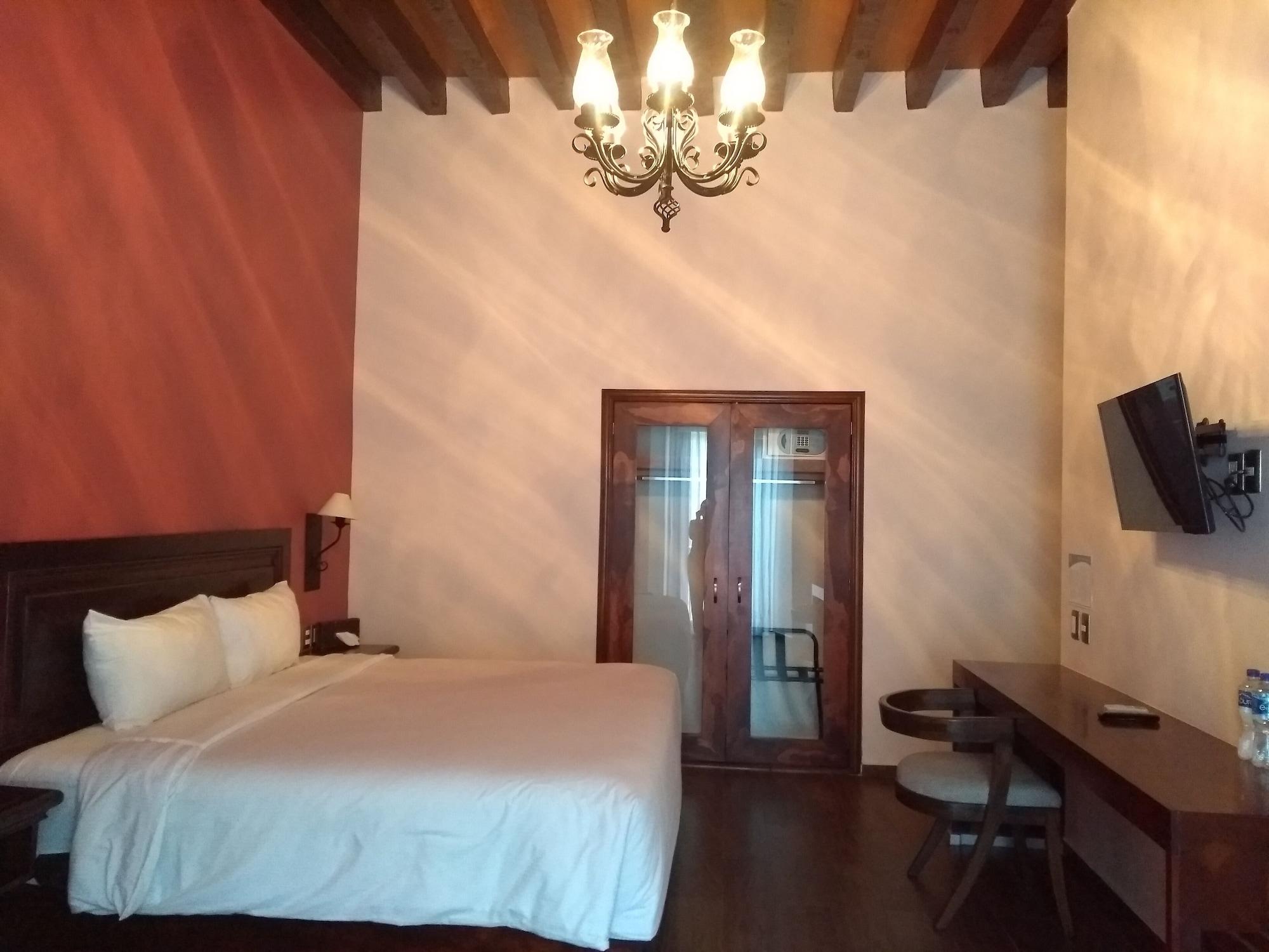 Hotel Alameda Centro Historico Морелия Экстерьер фото