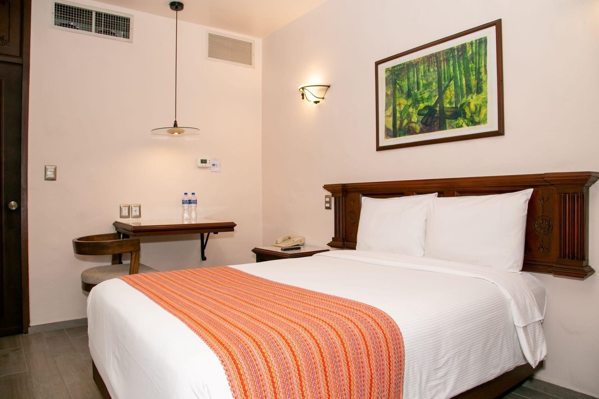 Hotel Alameda Centro Historico Морелия Экстерьер фото