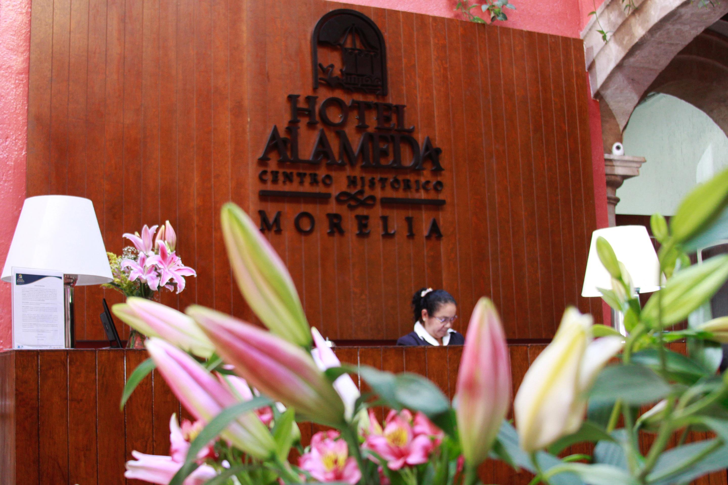 Hotel Alameda Centro Historico Морелия Экстерьер фото