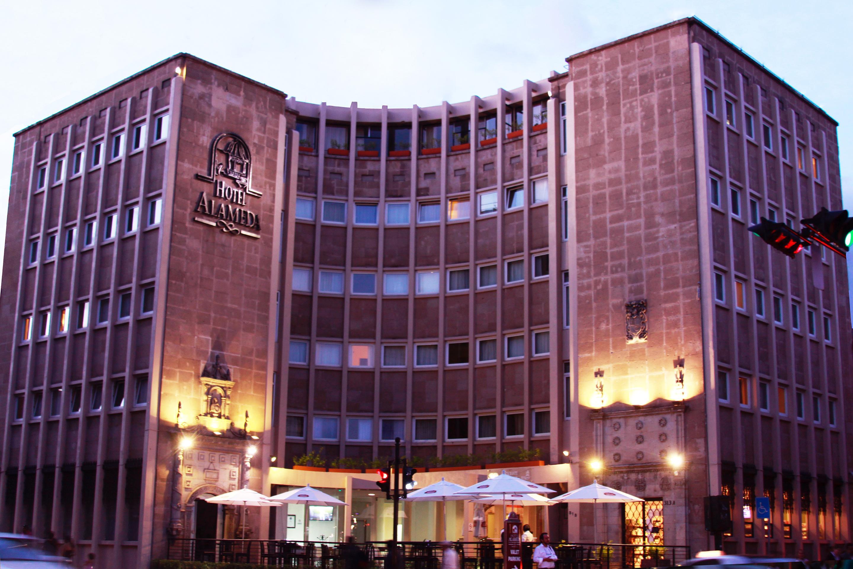 Hotel Alameda Centro Historico Морелия Экстерьер фото