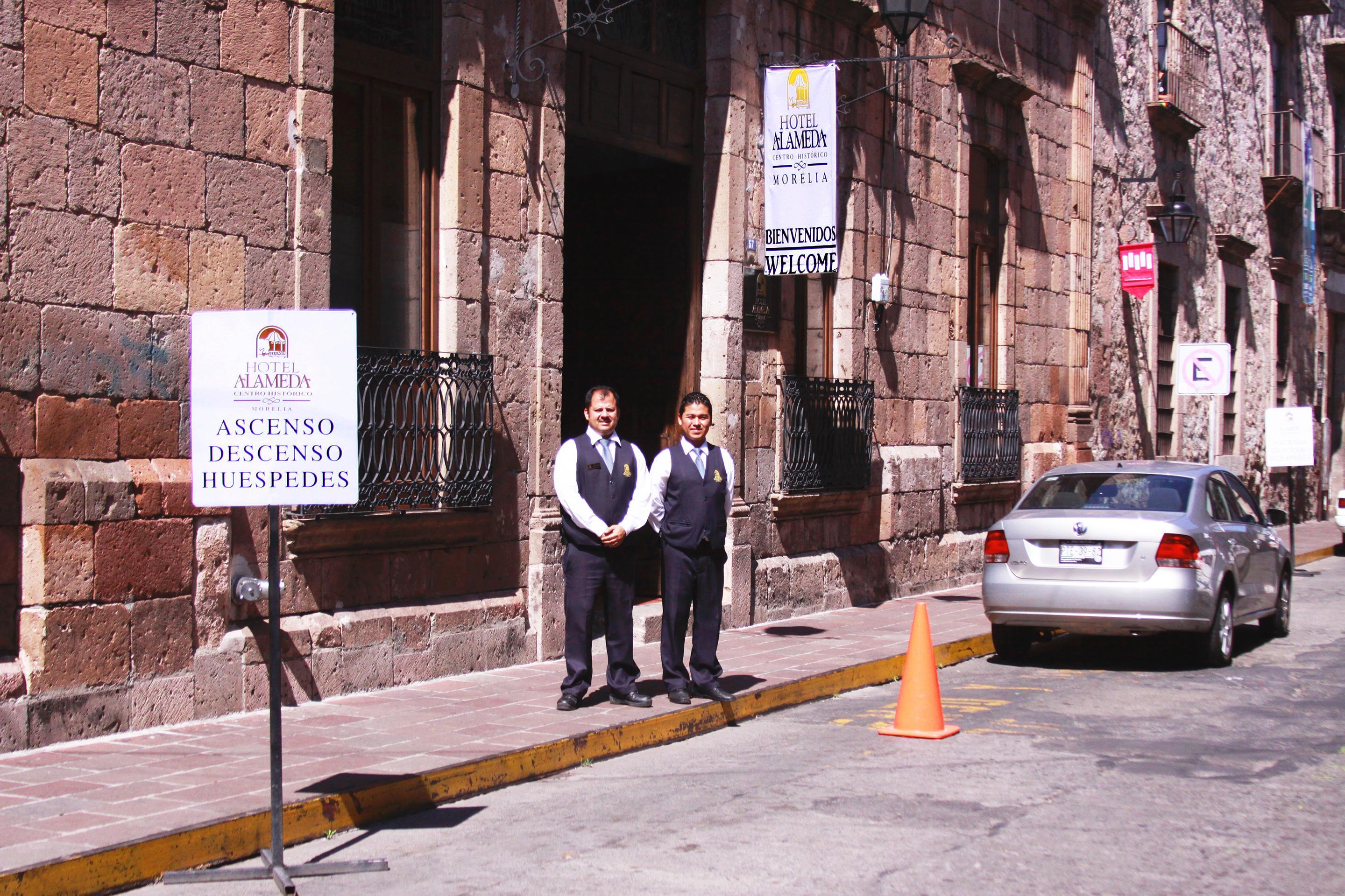 Hotel Alameda Centro Historico Морелия Экстерьер фото